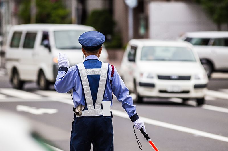 商業施設においての交通誘導警備を広島にて行っています